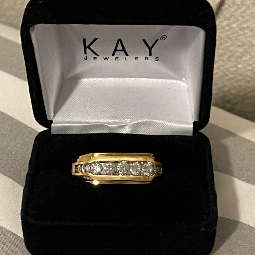 Mens gold diamond ring